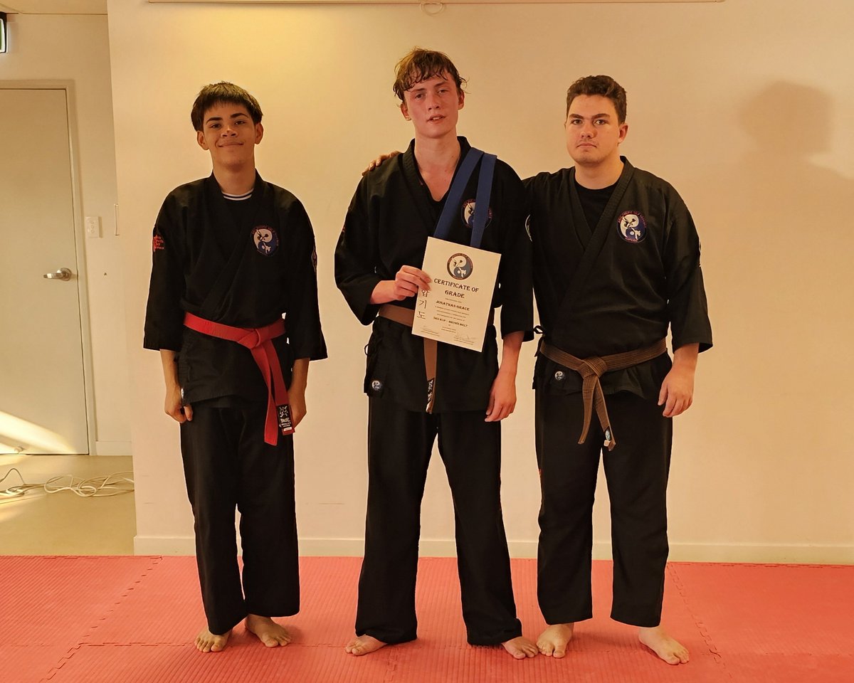 centenaryma's tweet photo. Jonathan joined the Hapkido Brown belts on 18 Oct 25, after a gruelling grading that tested endurance, knowledge and skills.   Congratulations Jonathan.  #centenarycommunityconnections #centenarycommunitycommittee #hapkidograding #MartialArts #martialartsforteenagers #selfdefence https://t.co/SRjJ9GLooP