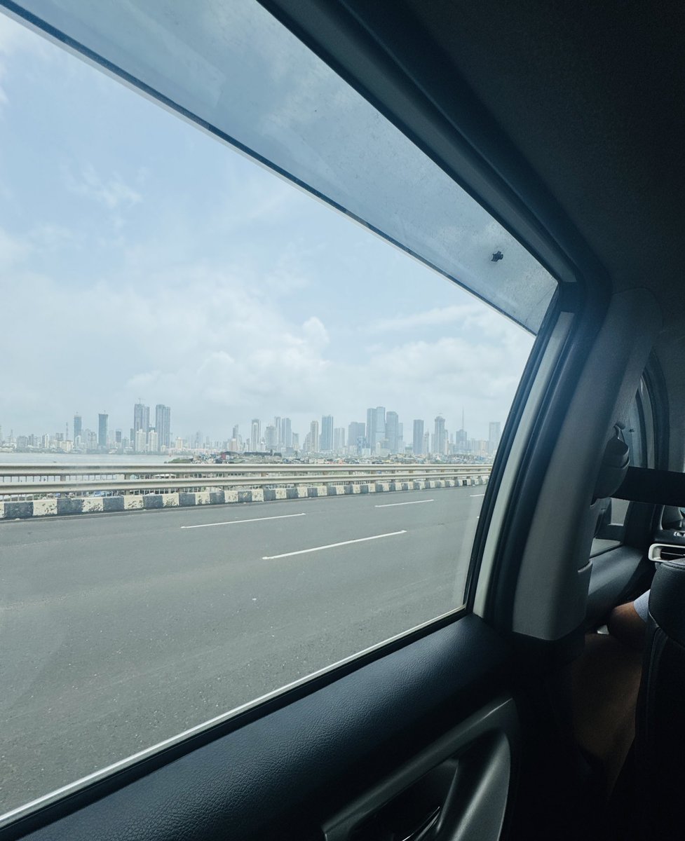 thisankitt's tweet image. Yes it’s really look like सपनों का शहर, #BombayVibes #bombay #MumbaiRains #mumbai