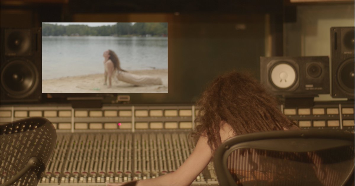 Aviva&tFlyingPengins tweet media