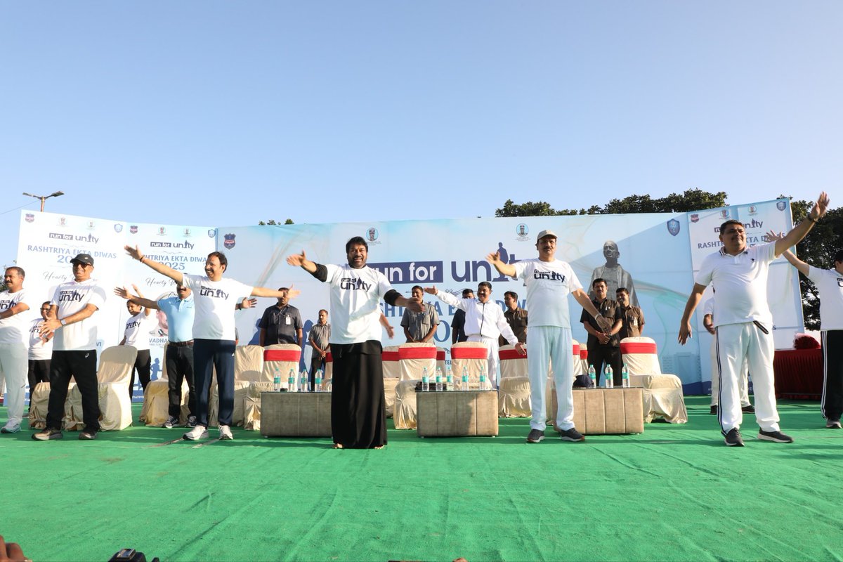 Honoured to be part of the ‘Run for Unity’ on the occasion of Rashtriya Ekta Diwas at People’s Plaza, Necklace Road, Hyderabad. The event witnessed enthusiastic participation from citizens, police officers, and renowned film actor <a href="/KChiruTweets/">Chiranjeevi Konidela</a> symbolizing the true spirit of