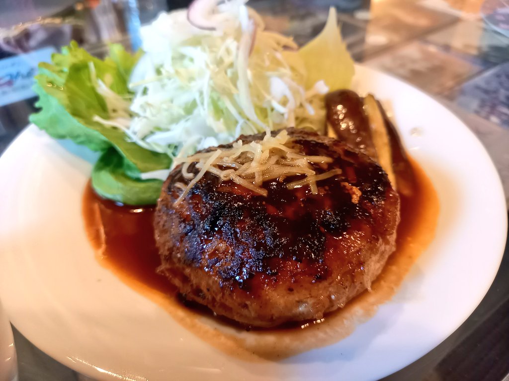 ハンバーグですさん専用 シーナ・ツカサ on X