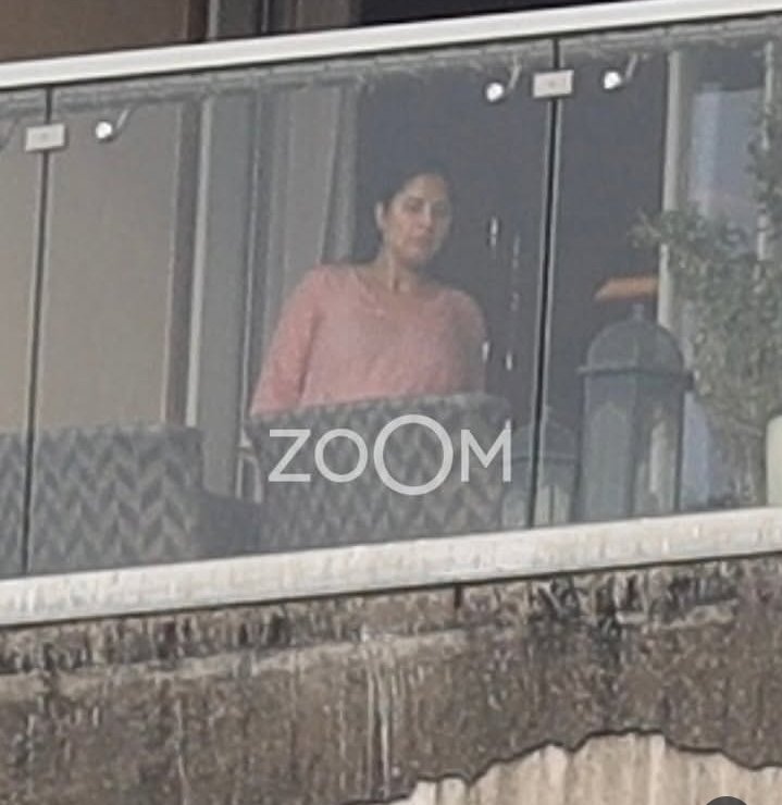 Vickat247's tweet photo. Katrina at home 
#Katrinakaif #VickyKaushal #v #kay #babycomingsoon #victrina #vickat247 https://t.co/UbmGnQ6RS3
