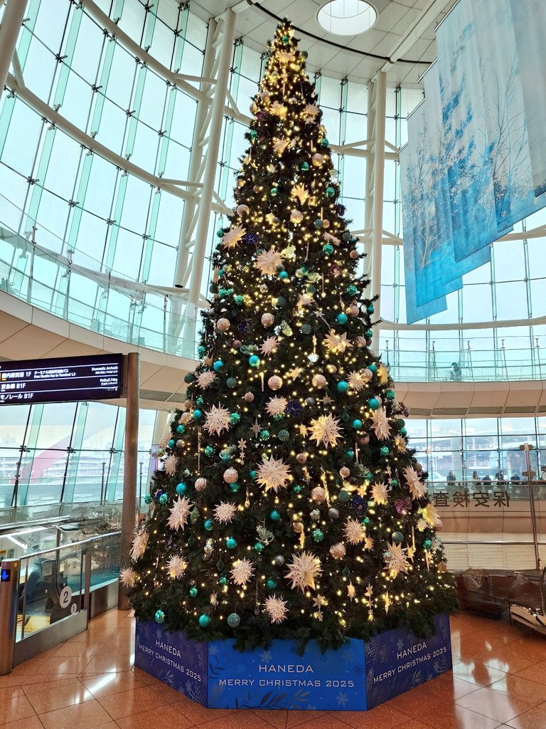 ✳︎new arrival✳︎christmastreeクリスマスツリー④white 4 Foot Pre-lit Ashcroft Artificial Frosted Fir Potted