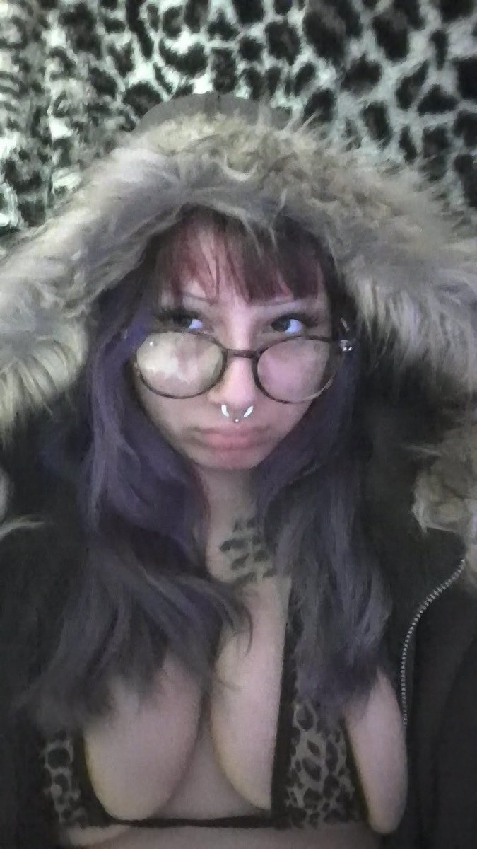spitm3out's tweet photo. playing w my laptop cam 2day https://t.co/1qmCvXpfKL