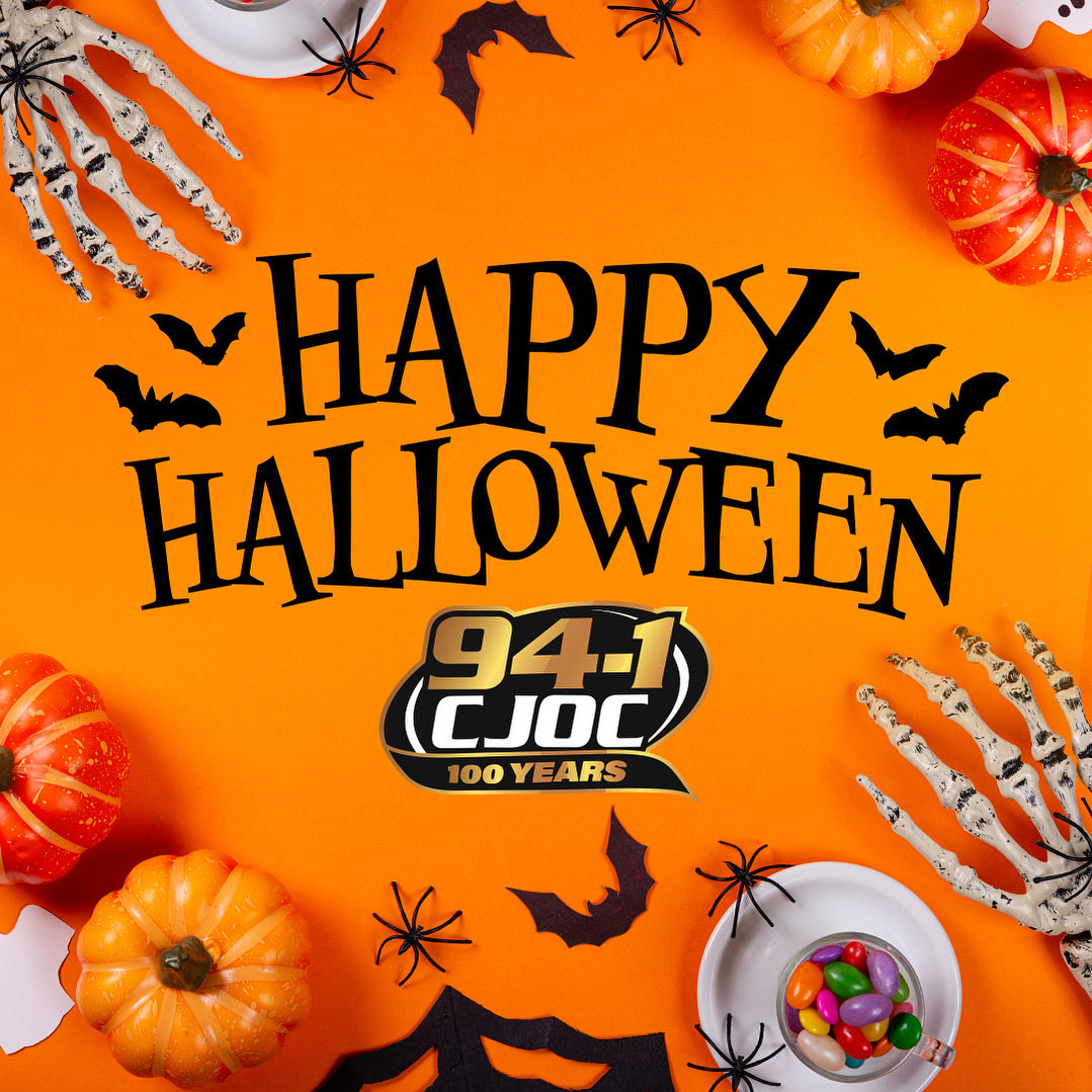 Let the Spooky Shenanigans begin. Happy Halloween Friends! 🎃 👻 🧙 🐈‍⬛ 😈  #yql #halloween