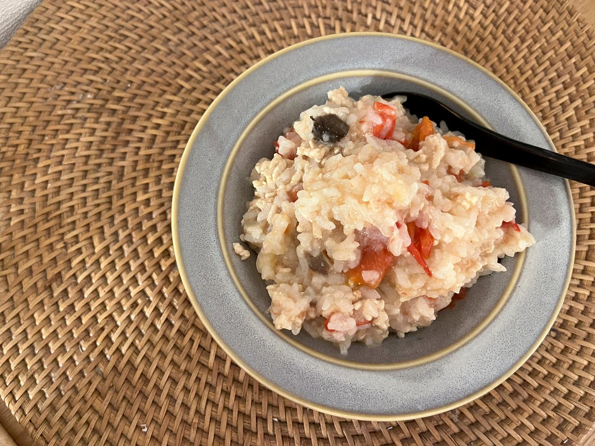 chimaki18's tweet photo. 麺とお米の一品料理しか食べてない私の食生活ですが、トマトに火を入れることにハマってます。ニラツナ和え麺みたいのを週に2〜3回は食べてます。 https://t.co/zKaN3alRWf