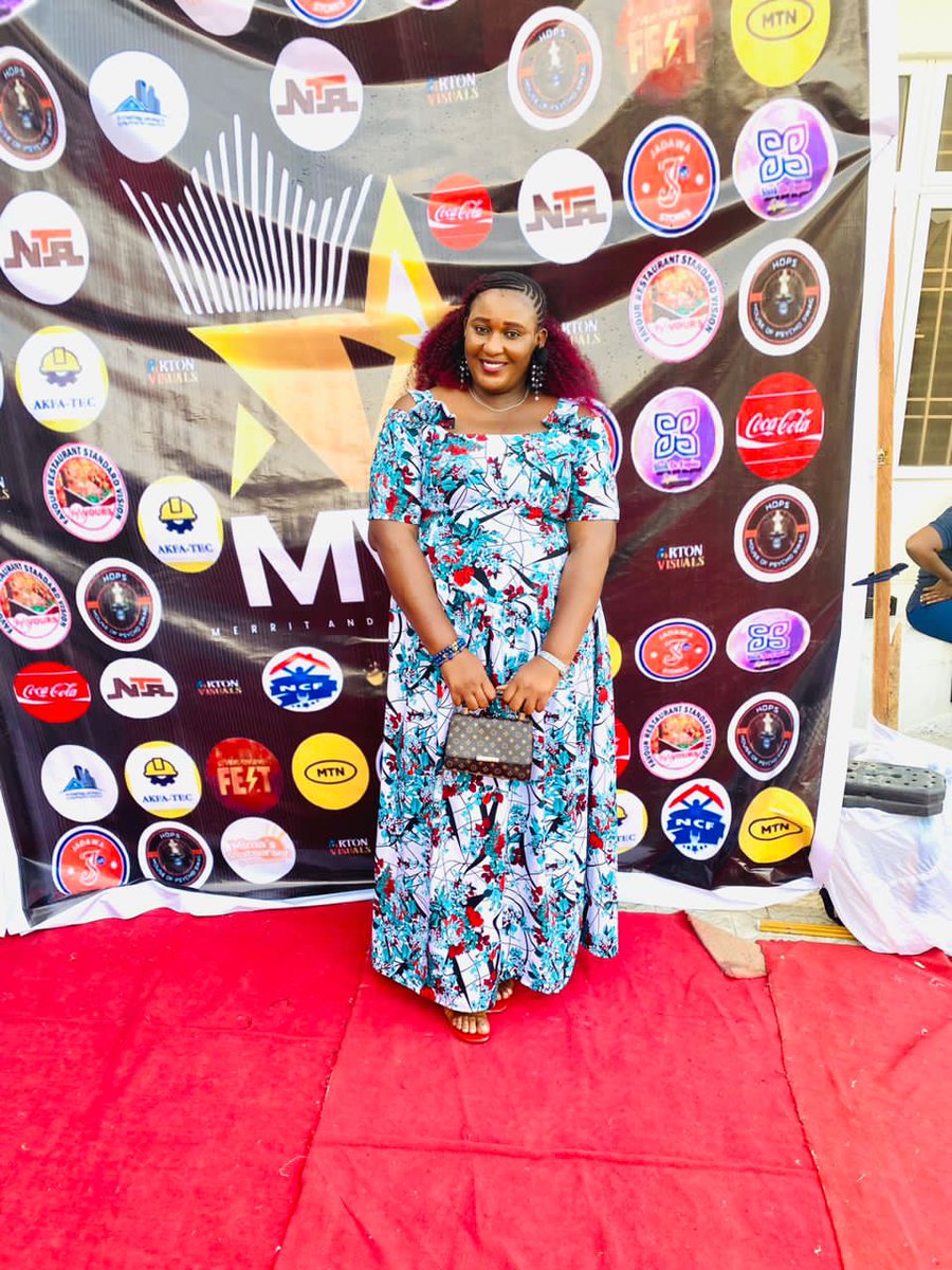 ThatGirlTinuke's tweet photo. As them don sus my main again for like the 4th or 5th time, na here I go dey.

Please rt so my mutuals can find me.

Good morning 🌞 https://t.co/1P1Muwlwzz