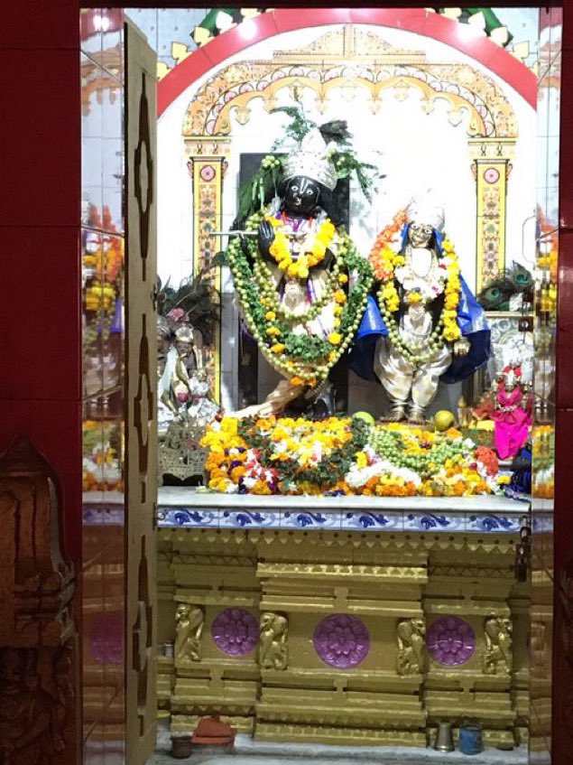 paramdisciples's tweet image. Hare Krishna Hare Krishna 
Krishna Krishna Hare Hare 
Hare Ram Hare Ram 
Ram Ram Hare Hare