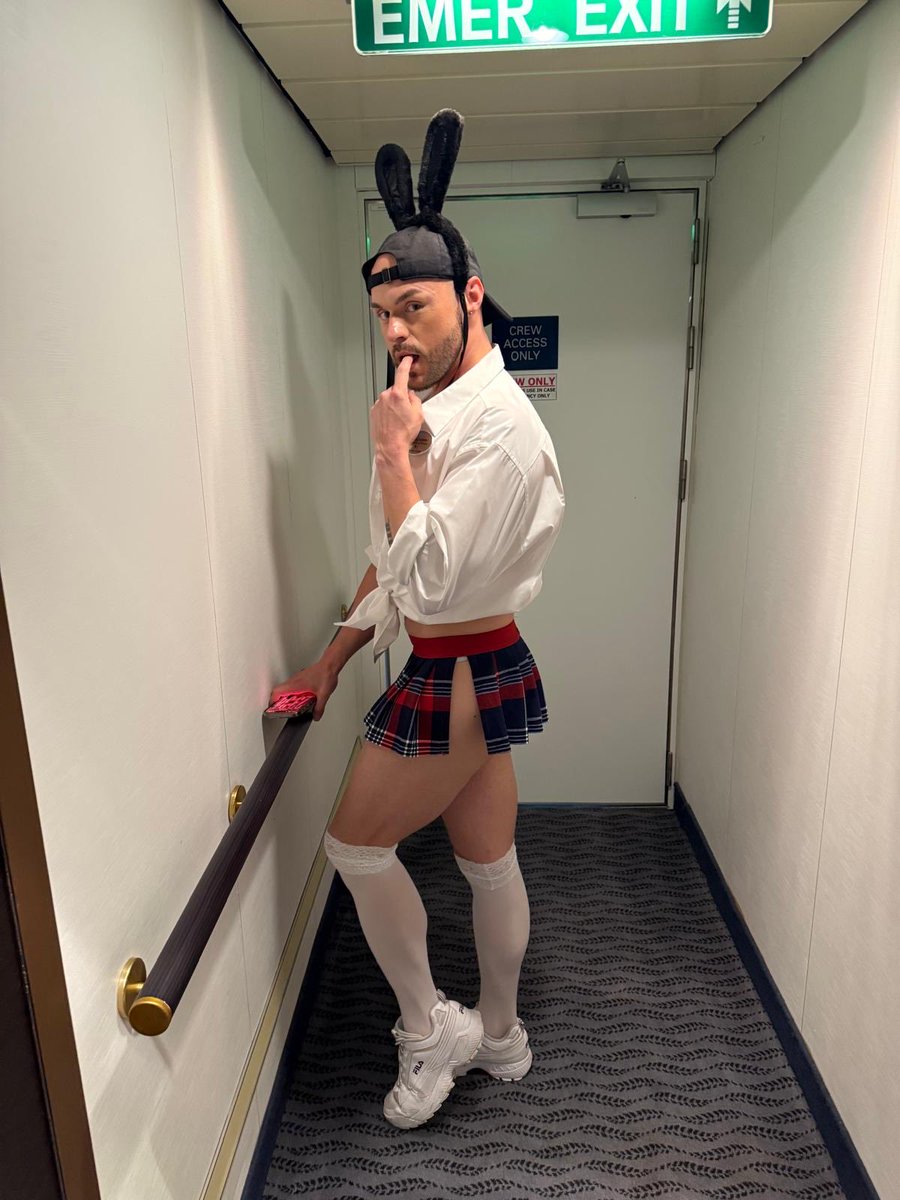 homostdaddy's tweet photo. Halloween 🎃 #homostdaddy https://t.co/oWqvA64B1f
