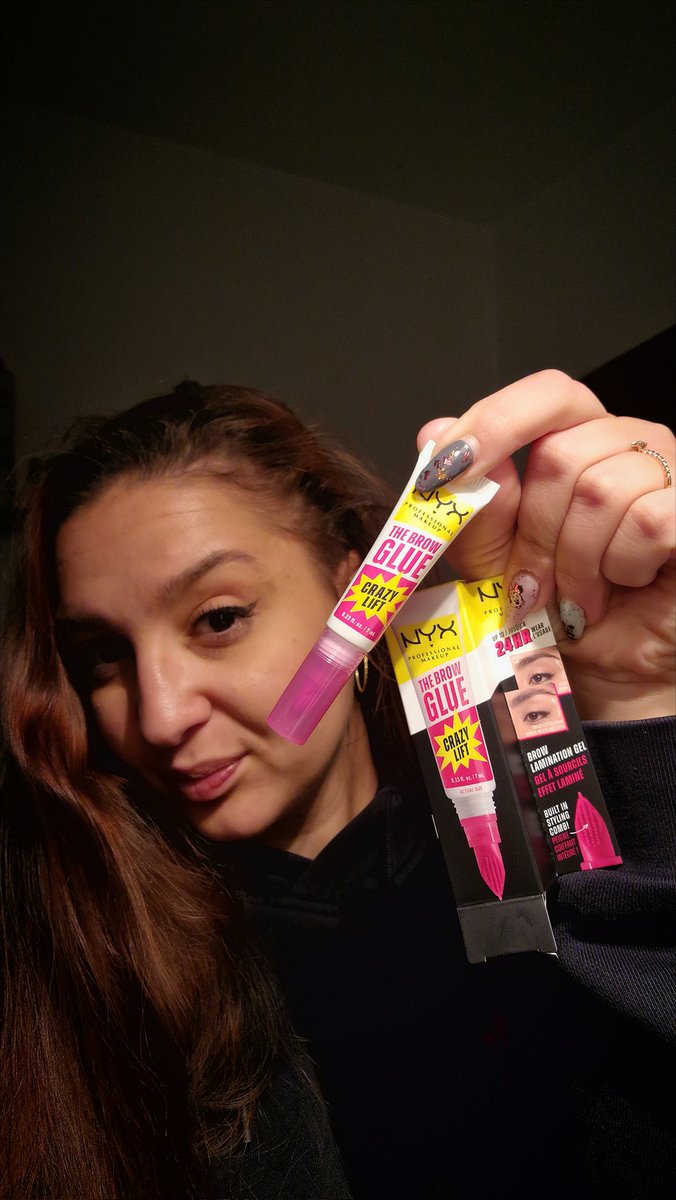[Werbung/Produkttest]
NYX The Brow Glue Crazy Lift
Hol dir laminierte Augenbrauen mit Lifting-Effekt und push sie auf’s nächste Level.
#trnd_nyxbrowglue #CrazyLift #nyx_browglue  @nyxcosmetics_de
<a href="/trnd/">trnd DACH</a>