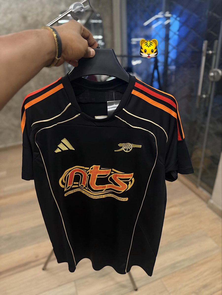 BrickHouseClts's tweet photo. VICTORY THROUGH HARMONY!!

Adidas x nts Arsenal merch now available in store!!

Original quality 💯 

L, XL, XXL
🏷️ 21,000

Nationwide Delivery 🚚 

Add to 🛒 https://t.co/dRvPpQ3SLo