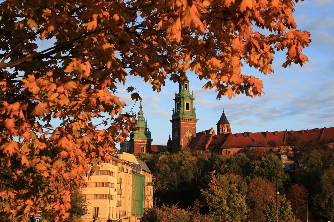 #Krakow #rano #pogoda #slonce #Wawel #weekend #WeekendVibes 
Dzień dobry! Kraków, słońce, Wawel, weekend - czego więcej trzeba w taki dzień?
📷 Maria Majcher