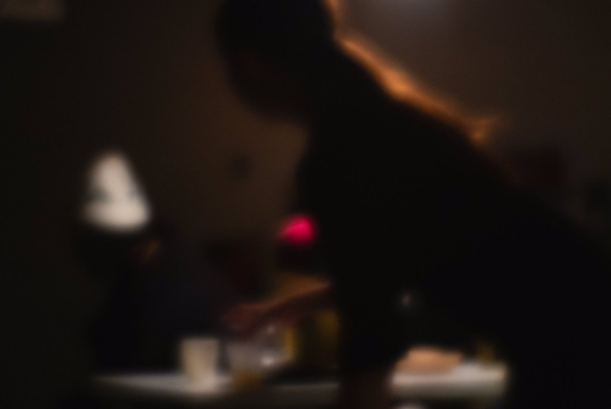 yennuinfo's tweet photo. 本日4日目！

お席あります！

アフタートークに西田シャトナーさんが！

#エンニュイ  performance
新作『かえるまで、が。』

#東京舞台芸術祭2025  参加作品
会場：三鷹SCOOL

上演期間：10/28(火)～11/2(日)
11/3(月・祝)  
千秋楽スペシャルプログラム　
即興パフォーマンス「ambassador特別ver.」

出演：市川フー、浦田かもめ、小林駿、佐藤桃子、zzzpeaker、二田絢乃（50音順）

作・演出：長谷川優貴

「境界がにじみ、会話が溶けていく夜。
私はまだ、私だと言えるのか」

○チケット発売中！

🎫予約はこちら
当日精算：https://t.co/cNexdInZYb

特設サイト
https://t.co/0Y2AXVfIF4

写真:長谷川健太郎