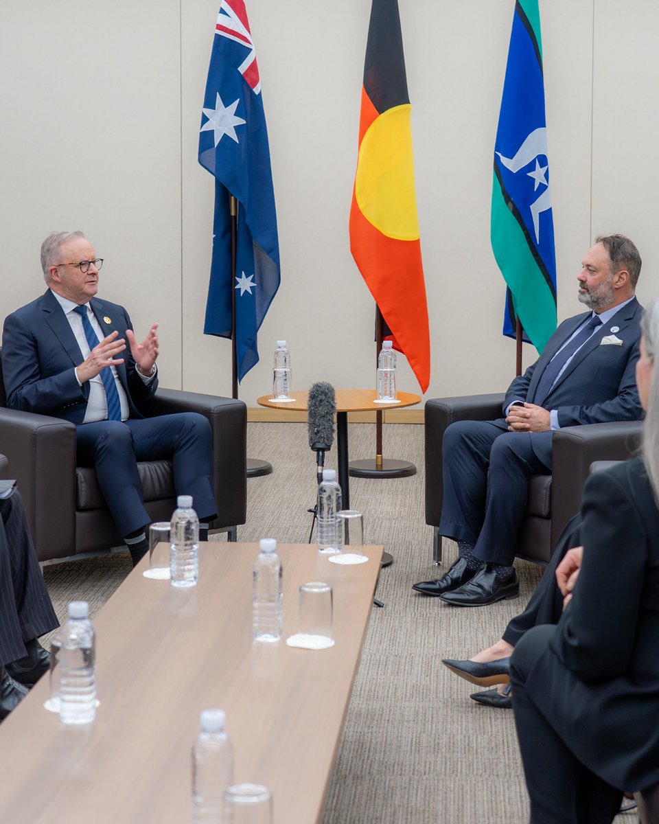 1 in 4 Australian jobs depend on trade. And 75% of our trade is with the members of APEC.

Put simply, that means there's a lot of opportunity in Australia for jobs and economic growth.

We're building strong trade and investment links across our region - and today I met with