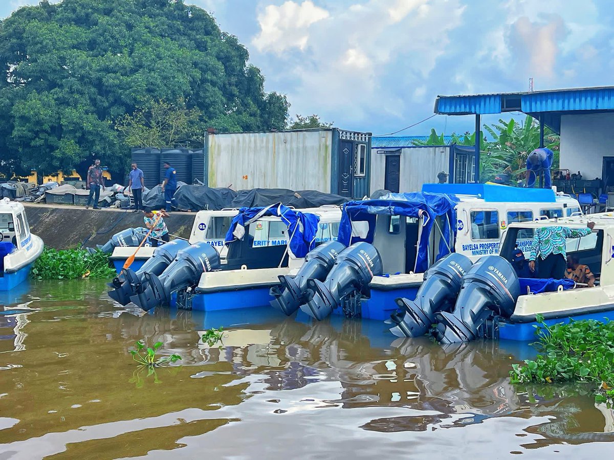 Prosperitygov's tweet image. Prosperity Govt boosts water transportation in Bayelsa

The brand new State Ministry of Marine and Blue Economy has received its first batch of marine transport fleets, marking a significant milestone in efforts to enhance waterway transportation.