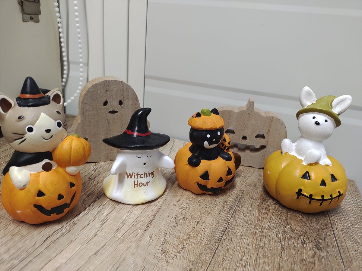 RacLeoEng's tweet photo. Happy Halloween🎃

…今年も、気づけば10月最後の日。昨年も同じこと書いてるなあ…😂10月は季節も急変するし、一気に時間がすぎる月だと感じます🙄
 
https://t.co/IsOnlREnIb

 #新潟市 #英語教室 #初心者英会話 #ハロウィン https://t.co/EWzfk7DhM0