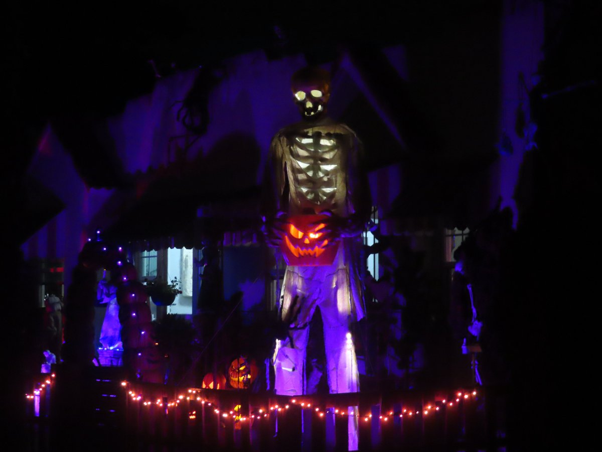 ProfessorClick's tweet image. Happy Halloween!