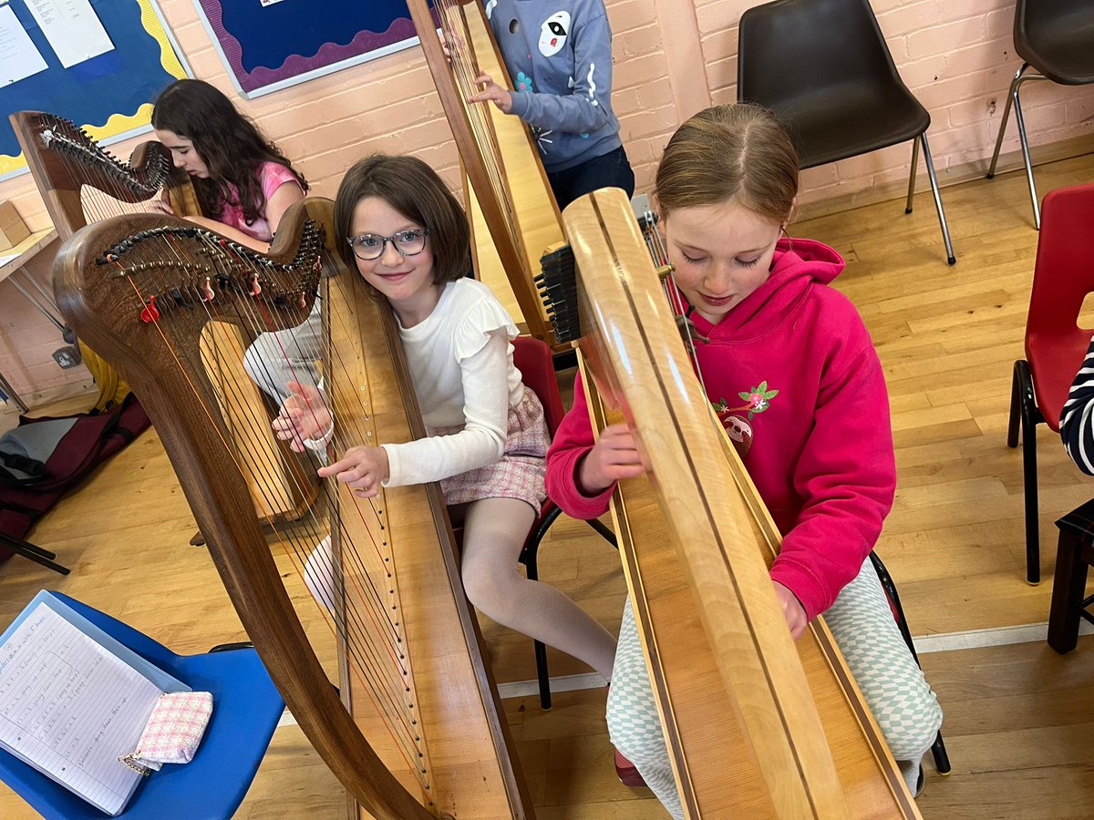 George_Heriots's tweet image. Congratulations to Eloise and Fran who played at the Clarsach Society&apos;s Open Platform on Saturday in Craiglockhart Parish Church. Both players performed their solos beautifully. 

 #ClarsachSociety #OpenPlatform #Craiglockhart #HarpMusic#WeareHeriot&apos;s