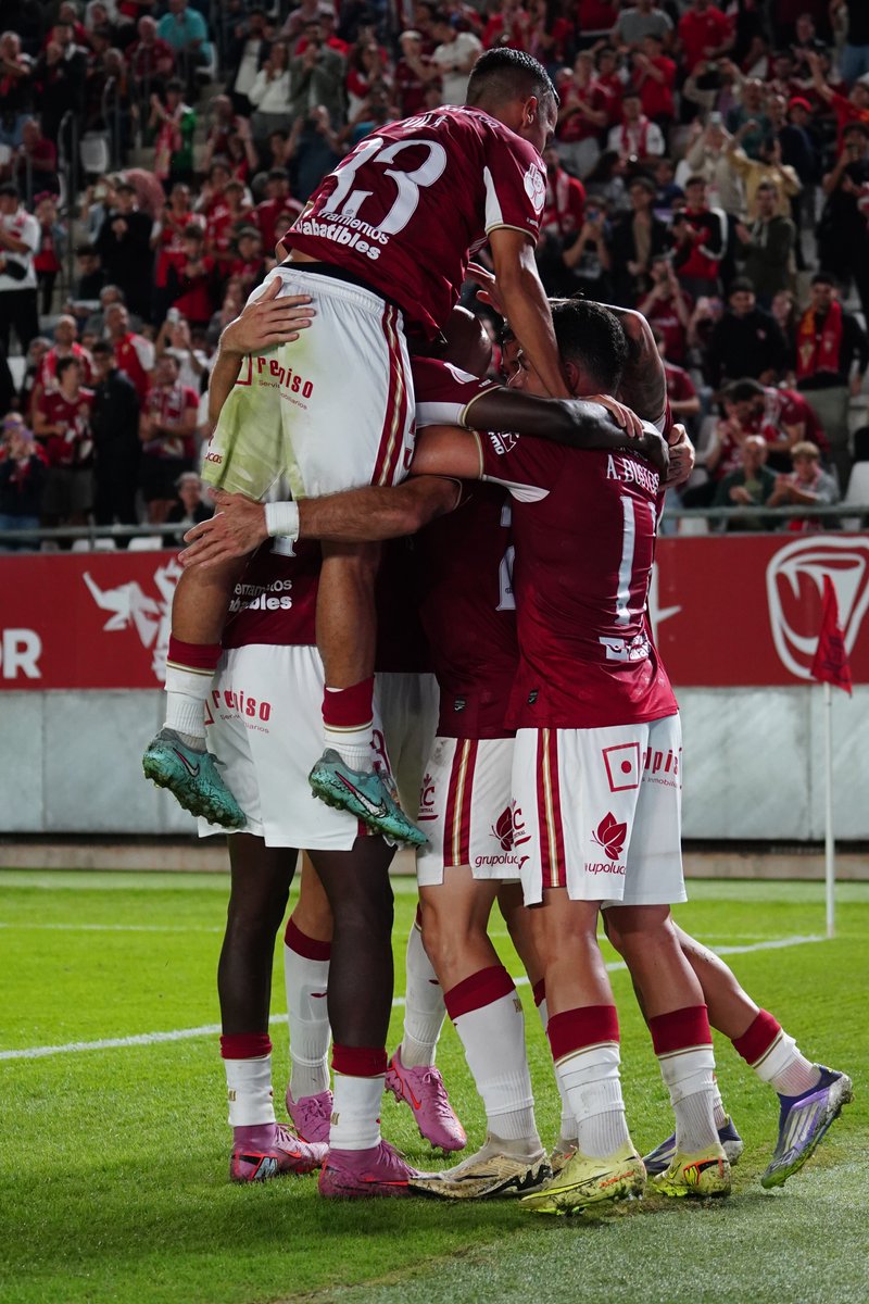 realmurciacfsad's tweet photo. 😃 ¡Feliz viernes, murcianistas!

🔜 #BetisDeportivoRealMurcia https://t.co/dtpXFCljyg