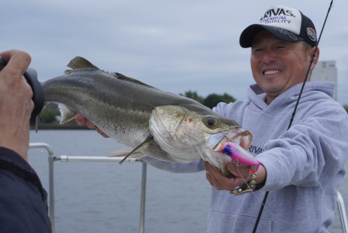 VARIVAS トーナメントライン 帽子 赤　レッド　入手困難　レトロ　釣り VARIVAS トーナメントライン 帽子 赤 レッド 入手困難 レトロ 釣り