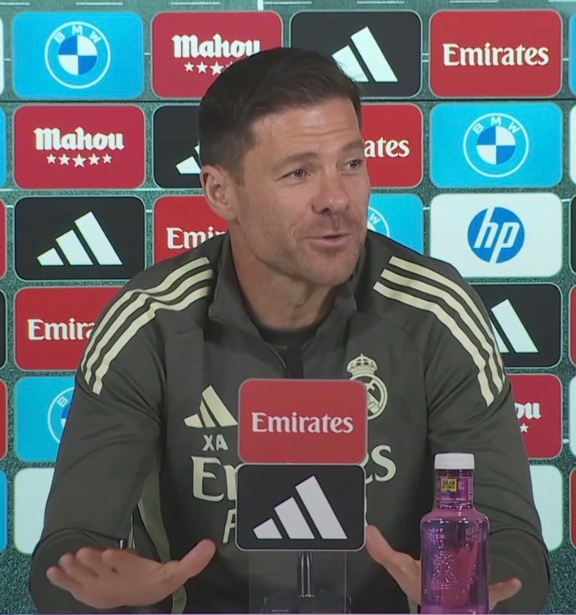 🚨 Xabi Alonso: "Many minutes for Mbappé? I'm always worried. It's about not overexerting the players. You also have to be aware of the effort required and the demands placed on them."

"There are times when you have to manage those moments. That's the case with Kylian so far,