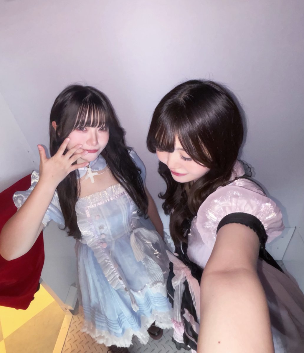 🩷 H⃨A⃨P⃨P⃨Y⃨ H⃨A⃨L⃨L⃨O⃨W⃨E⃨E⃨N⃨ 🩵

去年に引き続き今年もゆいたんと一緒にハロウィンしてきた🤝🏻❕

去年はユイカさん顔出ししてなかったから
お顔隠れてたんだよね🥹

初・お顔解禁ハロウィンだね(^з^)-♡