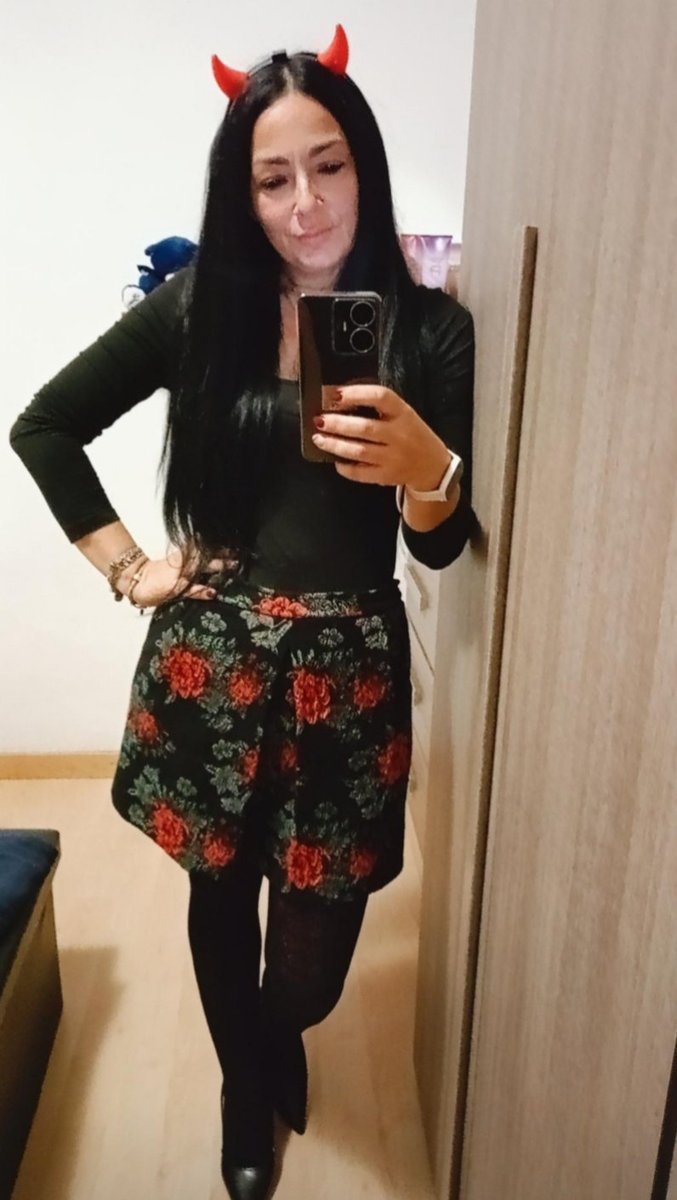 Chissà se stamattina qualcuno farà storie per prendere le medicine....portiamo sorrisi la dove nessuno li vede.....

E voi dolcetto o scherzetto?

Buongiorno 🤣☕☕☕☕☕☕