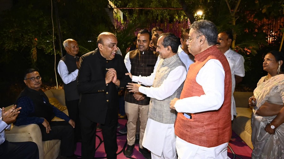 madanrrathore's tweet image. मेरे पारिवारिक मित्र श्री ओम जी लोहिया के भतीजे एवं श्री अशोक जी गर्ग के सुपुत्र चि. श्री आदित्य की सगाई कार्यक्रम में सम्मिलित होकर परिवार को इस शुभ अवसर पर शुभकामनाएं दीं।

#Pali