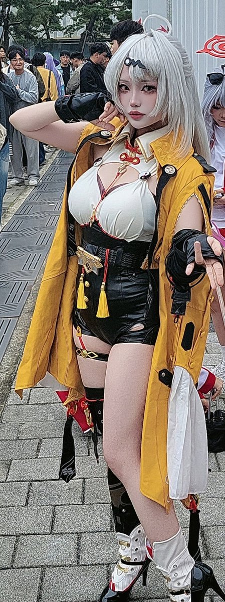 비록 2차창작으로 여러가지 망가지는 

모습이지만 실제로는 너무나도 

믿음직스럽고 포용력이 넘치는 스승!

2025.10.26. - 수원 코믹월드

코스어 - <a href="/Jian_cos/">쟌/ジャン</a>