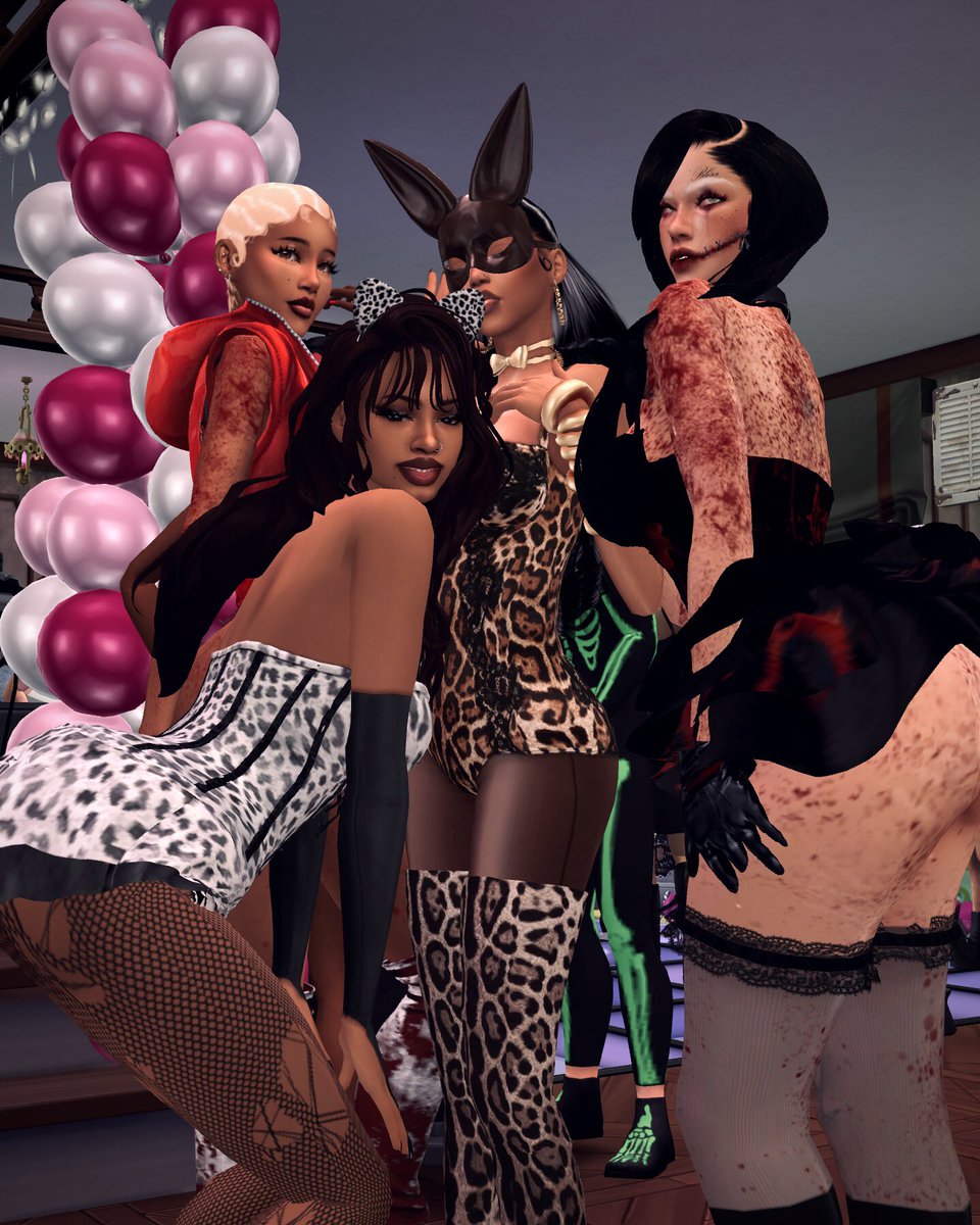 WonandOni's tweet photo. With the birthday girl @JorjaBxrbiee #JOJOSEXY23RD @chanelveloure @ASnohWhite https://t.co/ehZIakwRVk
