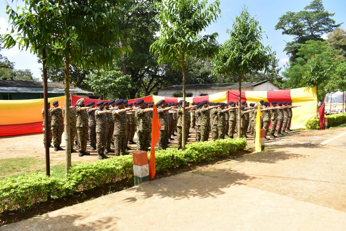 165Crpf's tweet photo. On the occasion of #NationalUnityDay, Personnel of #165Bn #CRPF organized a #RunforUnity and took the #UnityPledge in the Naxal affected area, #Phundri #Bijapur showing our commitment to the nation’s unity and peace. 🇮🇳 #RashtriyaEktaDiwas #Sardarpatel @cgsectorcrpf @crpfindia https://t.co/OLlPpfuy71