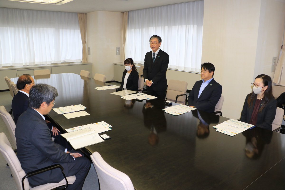 ひとに健康を、まちに元気を‼️
明治安田生命保険相互会社から
「私の地元応援募金」

を明治安田生命保険相互会社郡山支社南木徹郎市場統括部長、佐藤寿正次長、藤田直樹二本松営業総括課長、三瓶春恵二本松営業部課長、瀧澤博子二本松営業部、三浦厚子二本松営業部の皆様から頂きました。