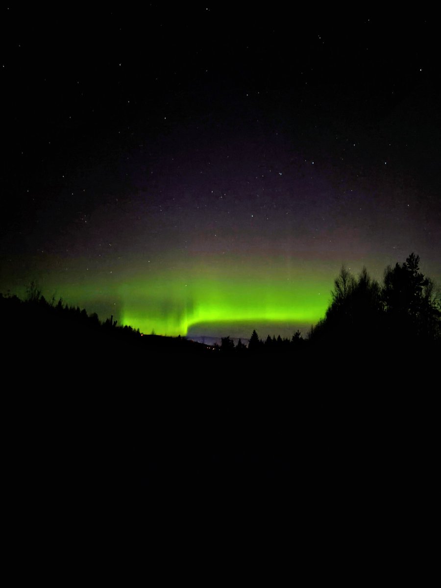 JorgeFlavio15's tweet photo. My first time seeing the Northern Lights in Norway... https://t.co/Xm8fouGnEu