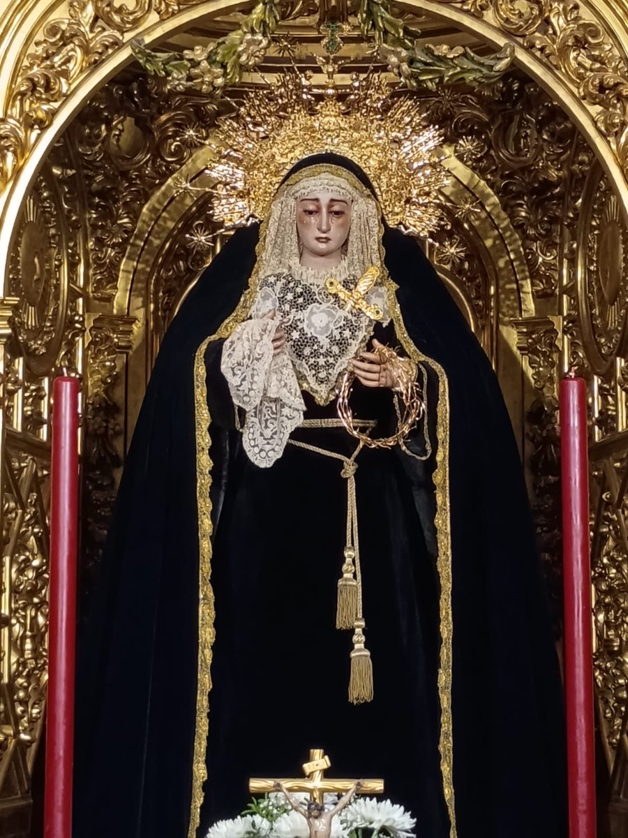 NOTICIAS | María Santísima en su Soledad de luto para el mes de noviembre.