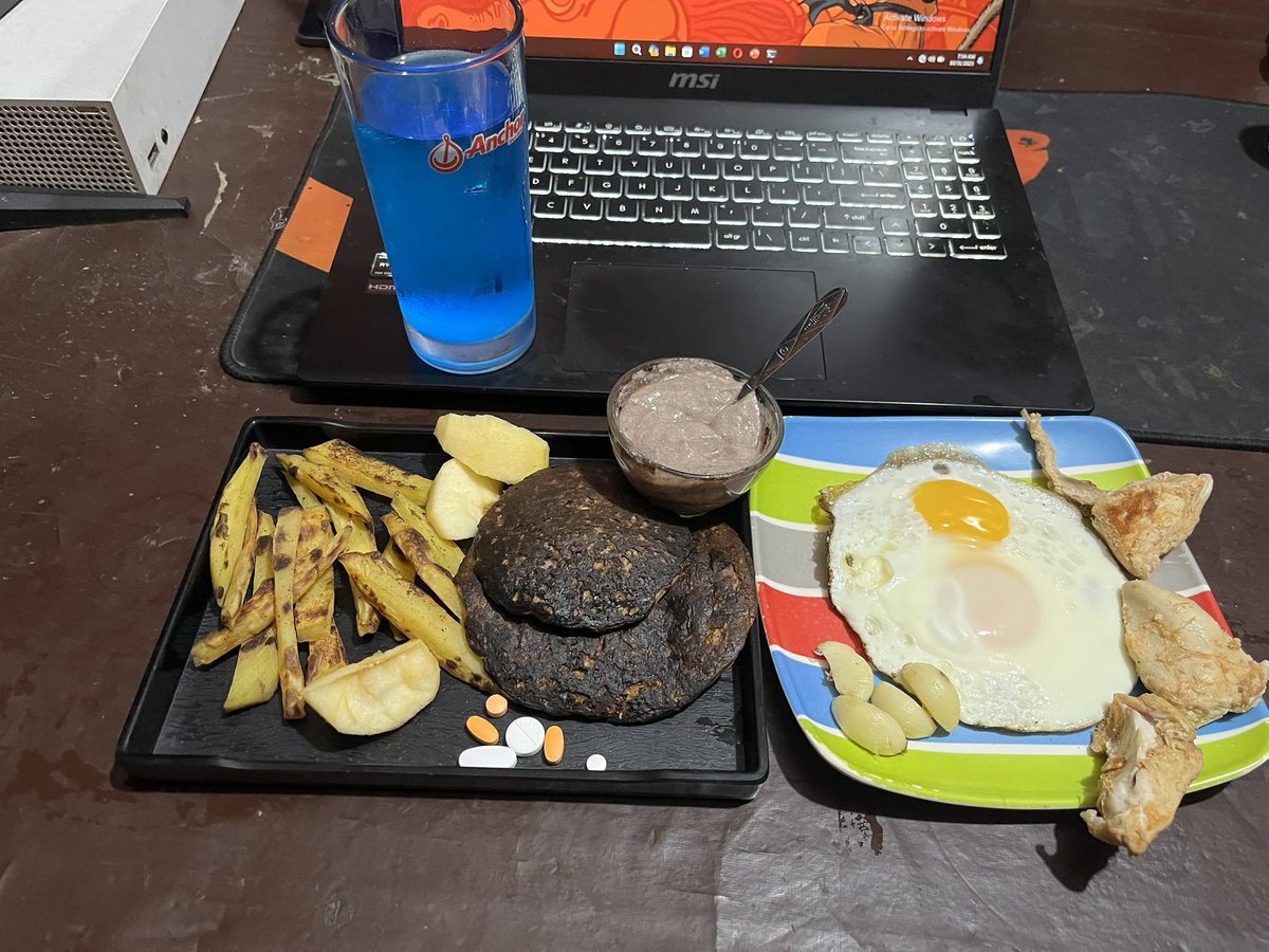 Thanks to almighty 🫶 for the food.

Today's breakfast 🍽️ 

- Chicken breast
- oats 🥣
- Creatine 
- Potato 🥔 
- Fruits 🍇 
- egg 🍳 

31 October 2025 

Day 83 of bulk 
#AnimalBased #Diet #Bodybuilding #Lean #breakfast #carnivore #CarnivoreDiet