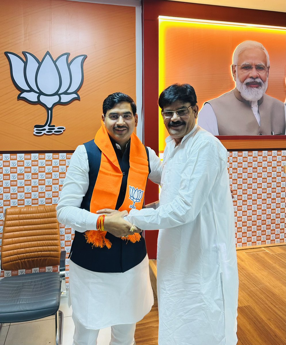 भारतीय जनता पार्टी के वरिष्ठ नेता एवं प्रदेश मीडिया प्रभारी श्री आशीष अग्रवाल जी को जन्मदिन कि हार्दिक एवं मंगलमय शुभकामनाएँ|

प्रभु दंदरौआ सरकार जी आपको दीर्घायु एवं आरोग्यता प्रदान करें, यही प्रार्थना करता हूं!

<a href="/Ashish_HG/">Ashish Usha Agarwal आशीष ऊषा अग्रवाल</a>