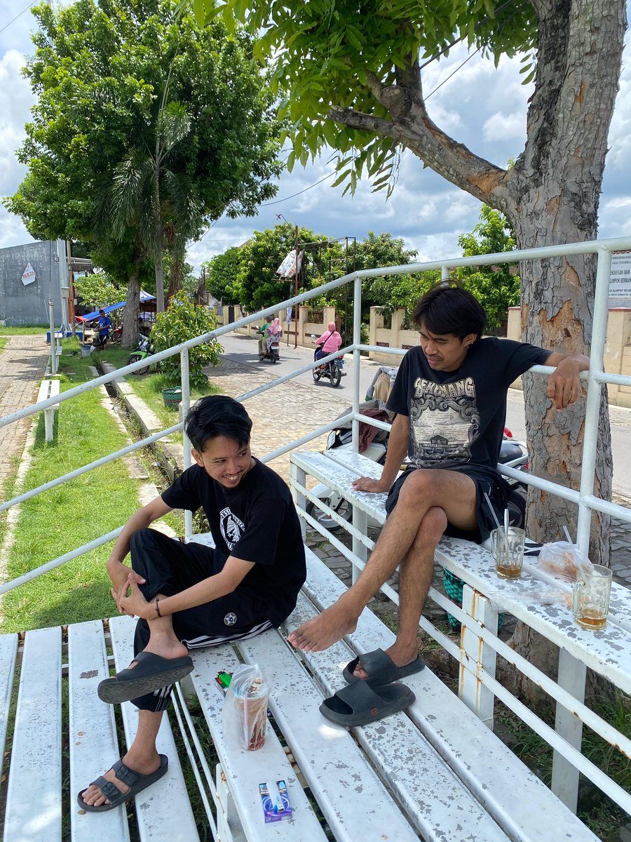 sabtu-minggu evaluasi, senin-kamis persiapan jumatan.