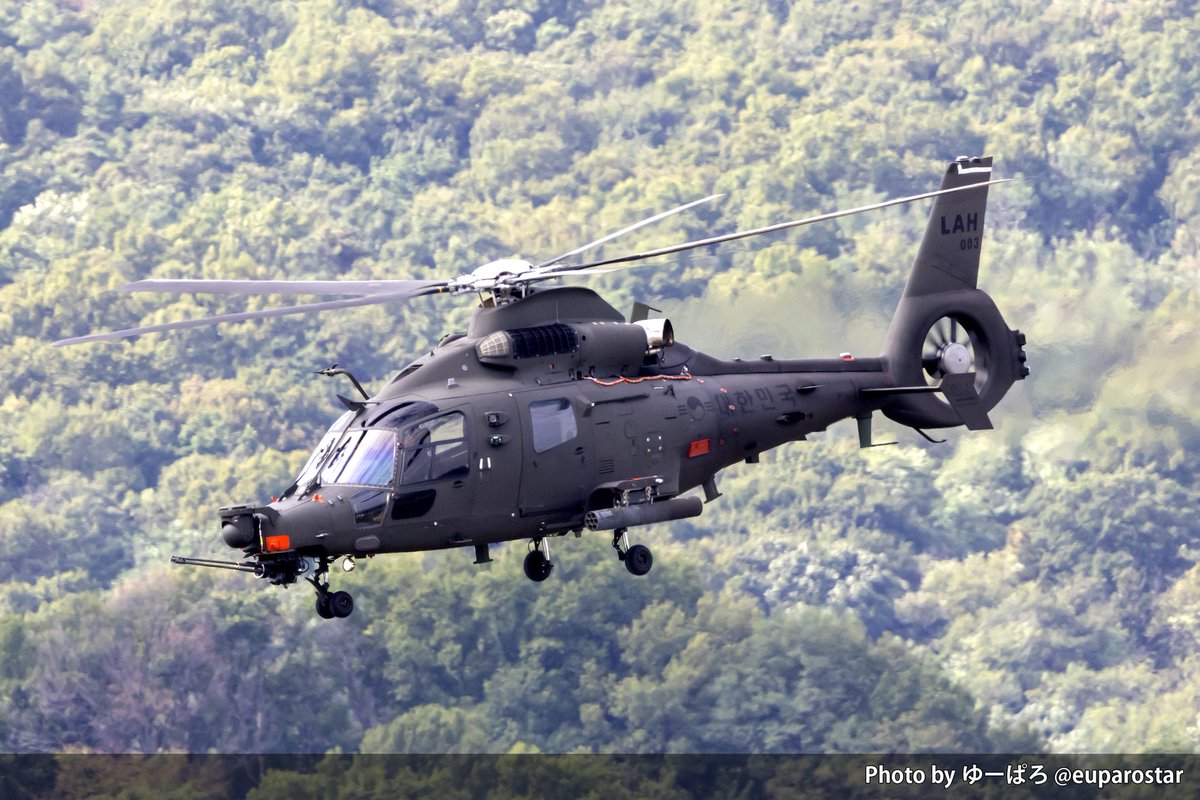TheVanguard_Ir's tweet image. هلیکوپتر تهاجمی AH-1S که با همکاری ایرباس بر اساس هلیکوپتر EC155 در صنایع کره ساخته شده #ADEX2025