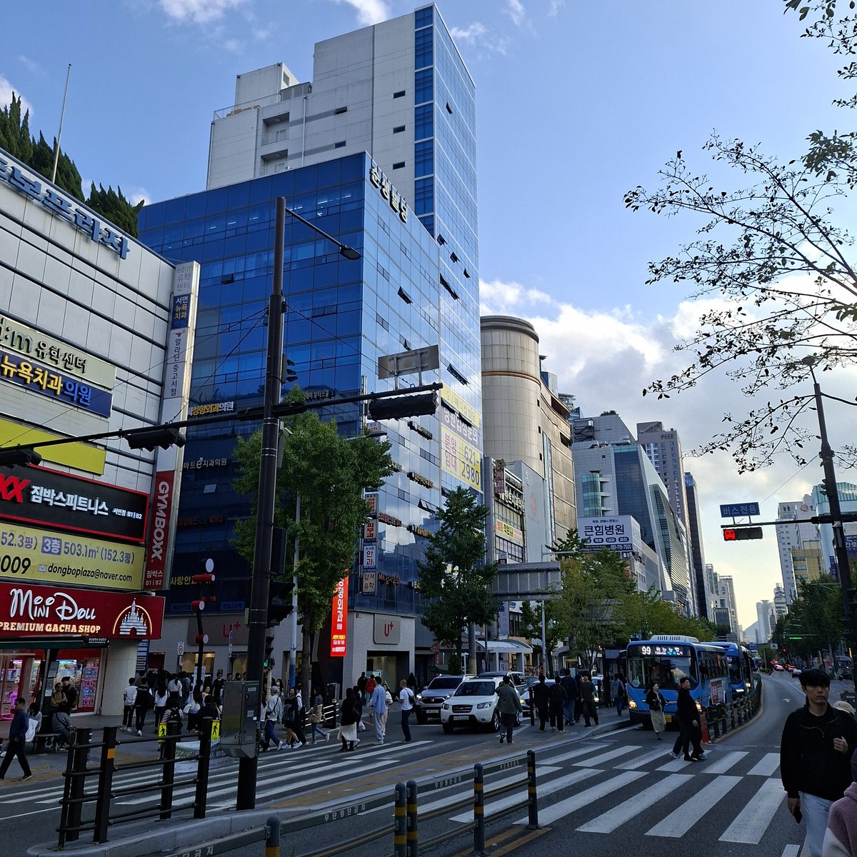 사람들 몰려나오기전에 귀가 부산 할로윈