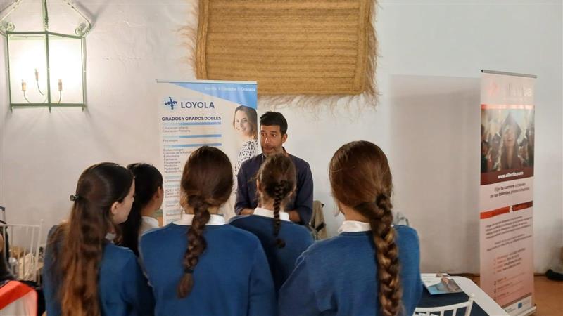 Universidad Loyola tweet media