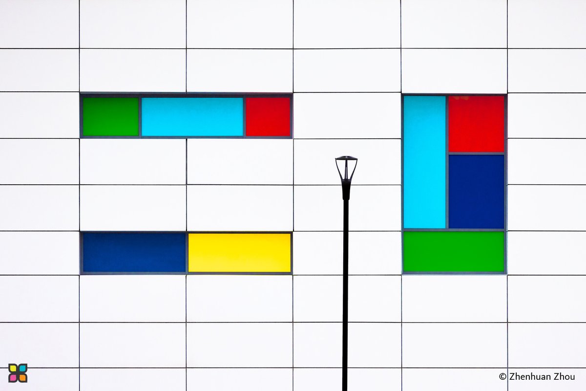 📸 #PhotoOfTheDay 

"Colourful Windows | نوافذ ملونة"

© Zhenhuan Zhou | China

#HIPA #HIPAae #photography #photographerlovers #China #ArchitecturalPhotography #BuildingDetails