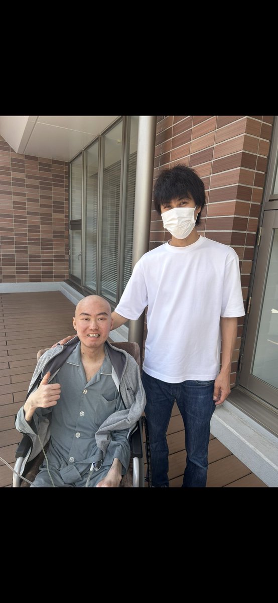 kazato20001710's tweet photo. 明日から追悼展

いよいよ明日からの2日間、 愛知医科大学本館にて追悼展を開催させていただきます。
この場をお借りしまして、追悼展の開催にご尽力いただきました
大学関係者の皆さま、 医大祭実行委員の皆さま、 あいち骨髄バンクを支援する会の皆さまに、心よりお礼申し上げます。

大切な尊い命を
一人でも多く救うため
ドナーバンク登録にご協力よろしくお願い致します。

•ご来場して下さる皆様へ
樺嵯斗の生きた24年間の
軌跡を展示させていただきます。会場で皆様とお会いできること樺嵯斗と一緒に終日お待ちしております。

樺嵯斗より皆さんへ
くれぐれも事故のないよう
ゆっくり来て下さい。
あと最近、寒くなってきたので
風邪をひかないよう暖かい格好で来てくださいね^_^