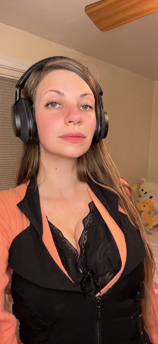 loyalfans.com/watch/evalynnf…

Sleep stream!~ 🌙💤🦇💖

Little bit late because of circumstances completely outside Mommy’s control…. but we’re rolling with it! &lt;3