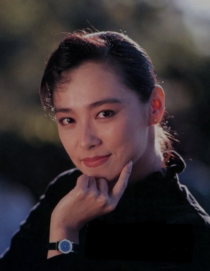 KevinChan478's tweet photo. Happy 65th birthday to the beautiful Hong Kong film actress Emily Chu. 🎉🥳🎁🎂

#HappyBirthday #celebration #EmilyChu #HeartofDragon #FirstMission #ABetterTomorrow https://t.co/d4v64Ih2zN