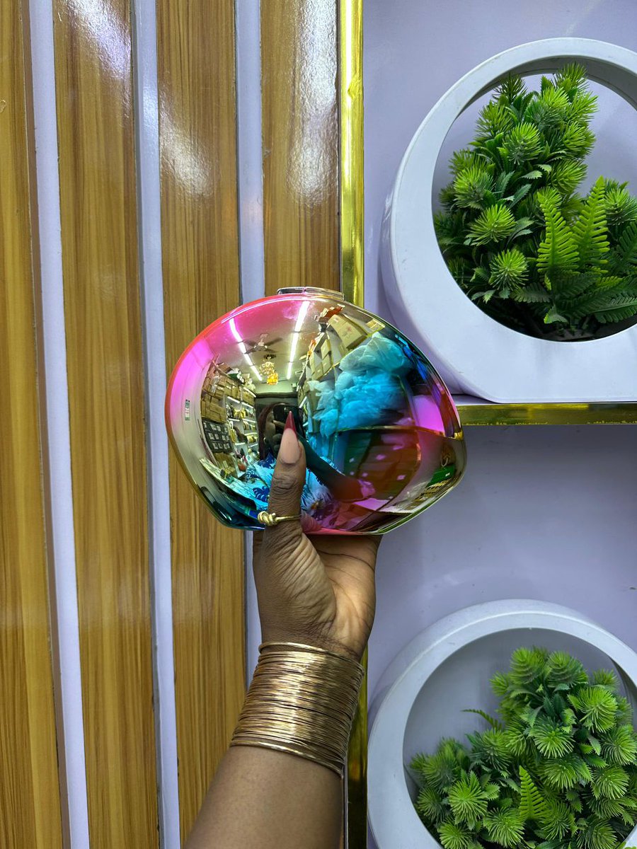 mornu_grace's tweet image. Clutch purse👝
🏷️23,000