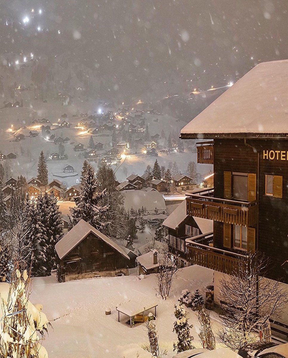 earthcurated's tweet image. Switzerland ❄️
