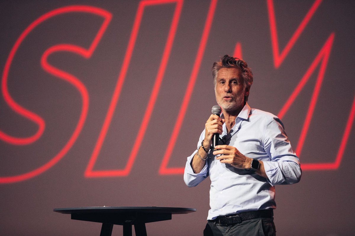 marcsimoncini's tweet image. Quand un entrepreneur passe plus de temps à survivre à une fiscalité et des démarches administratives délirantes que se battre contre ses concurrents sur son marché, on peut considérer qu’ils ont atteint leur but : transformer tous les entrepreneurs de ce pays en fonctionnaires…