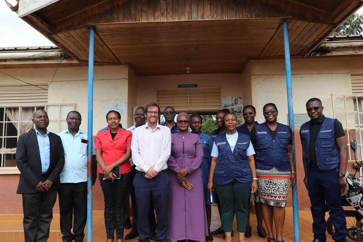 UKinUganda's tweet photo. During our visit in Mayuge and Iganga, we saw #EMPOWERUg in action. Strengthening the health system, engaging communities and tackling teenage pregnancy, making an impact where it matters most. 

#HSS 
#Leavingnoonebehind https://t.co/JLRI5TNn48