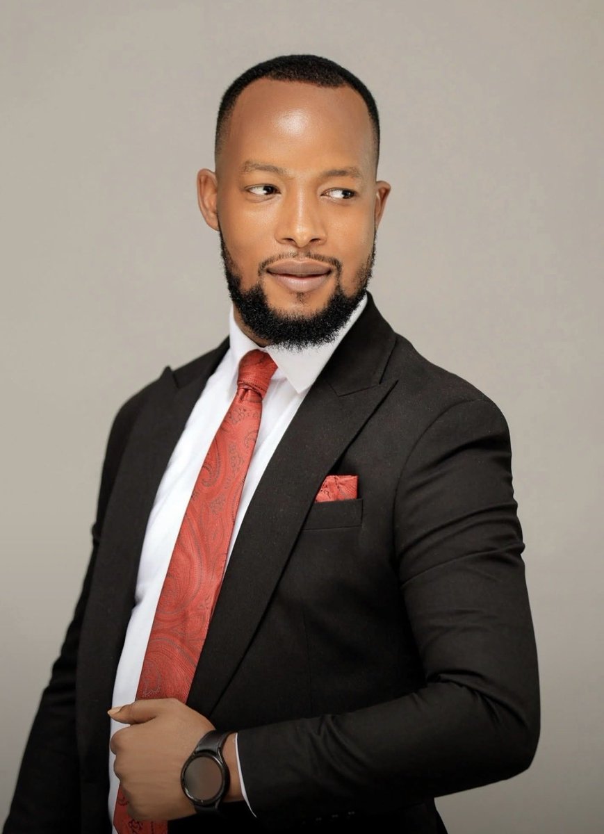 I've seen simps, but Hon Luzzi is a discovery. Nigga has grade 4 SIMPhilies😂🙌