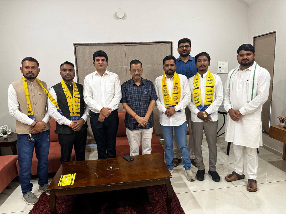 Chaitar_Vasava's tweet image. આમ આદમી પાર્ટીની કામની રાજનીતિથી પ્રેરિત થઈને ભારતીય ટ્રાયબલ પાર્ટી (BTP) ના ગુજરાત પ્રદેશ અધ્યક્ષ એવા મારા જુના મિત્ર ભાઈશ્રી દેવેન્દ્ર મેડા આજે AAP ના રાષ્ટ્રીય સંયોજક શ્રી @ArvindKejriwal જી ની ઉપસ્થિતમાં વિધિવત રીતે આમ આદમી પાર્ટીમાં જોડાયા.
AAPGujarat પ્રદેશ પ્રમુખ…